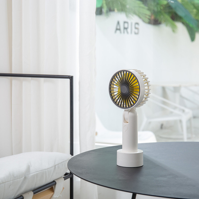 7 de Draagbare Ventilator van Vane Handheld Electric Fan 4W 1200mAh met Usb-Lader