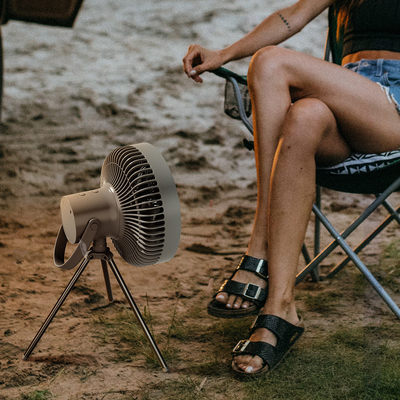 De Ventilator Navulbare 10000mAh Slaapkamer van het driepootbatterij het In werking gestelde Voetstuk Kamperen