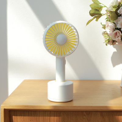 Oscillerende Navulbare het Bureauventilator van Basismini portable handheld fan 2000mAh 4W